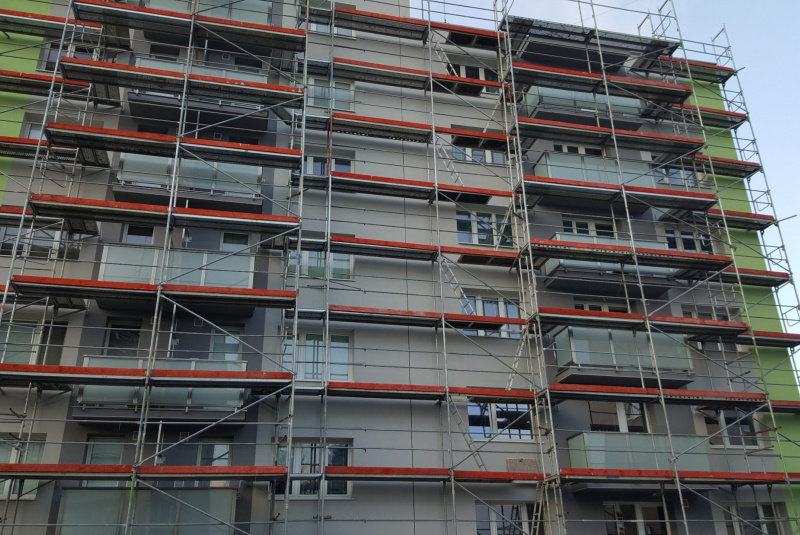 Referencie / Revitalizácia Bytového domu na Školskej ulici v Pov Referencie / Revitalizácia Bytového domu na Školskej ulici v Pov